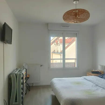 Brie Comte Robert Cosy Bien Situe Lägenhet *
